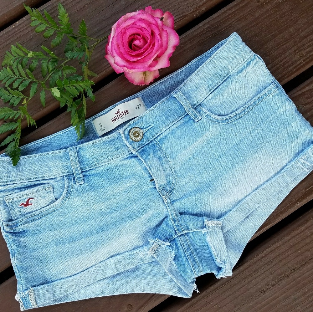 Hollister short size 5 like new